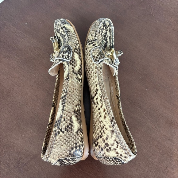 Stuart Weitzman Snakeskin Tassel Loafer, Size 9 - Picture 9 of 13